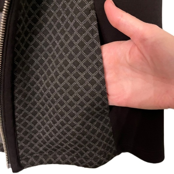 💖 Weekends by Chico’s Vest | Small | Black, With Gray & Black Pattern | EUC - Picture 4 of 8